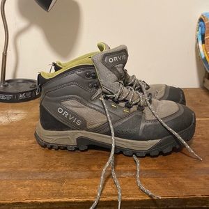 Orvis ultra light wading boots size10